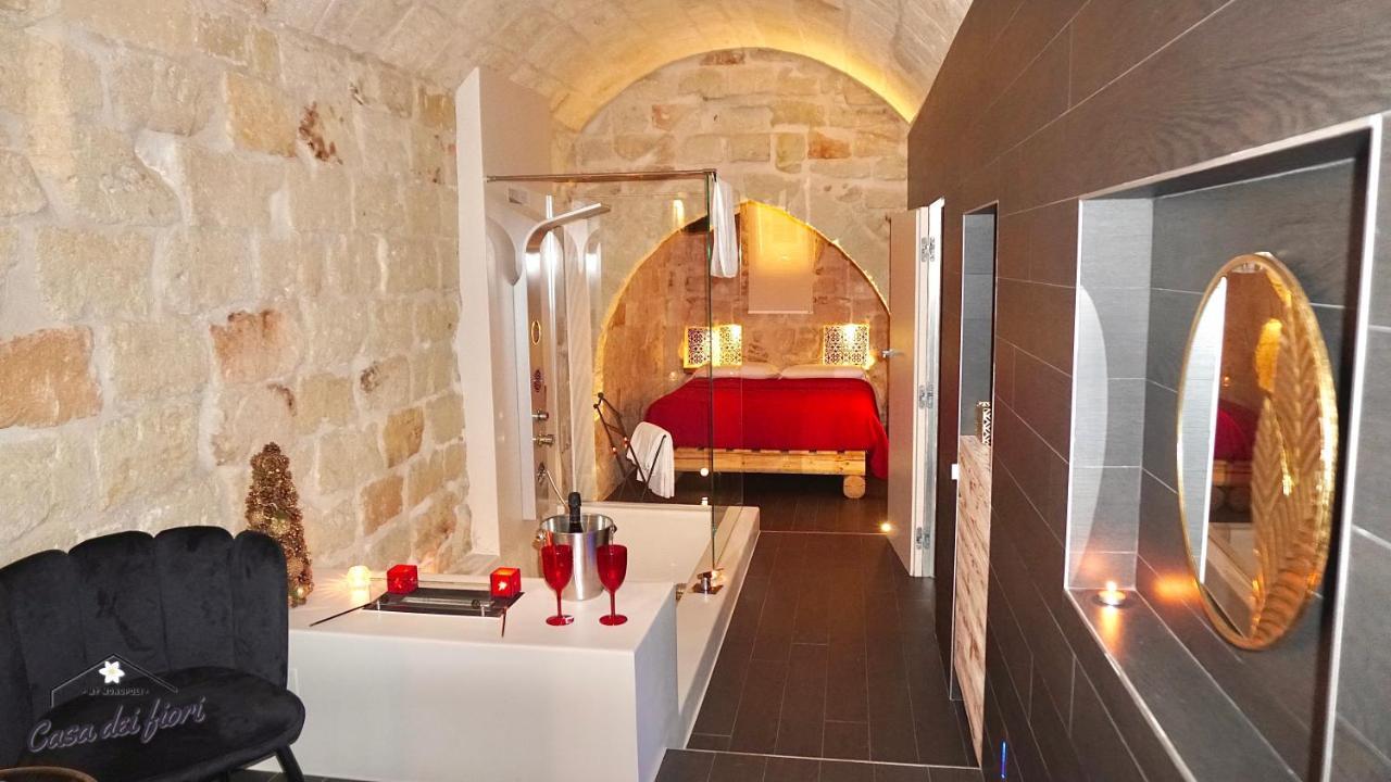 My Monopoli -Casa Dei Fiori Suite "Tulipano Nero" Centro Storico エクステリア 写真